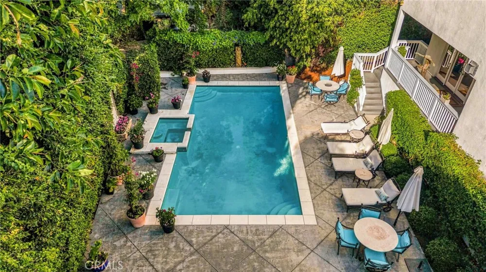 14647 Valley Vista Boulevard Sherman Oaks, CA 91403