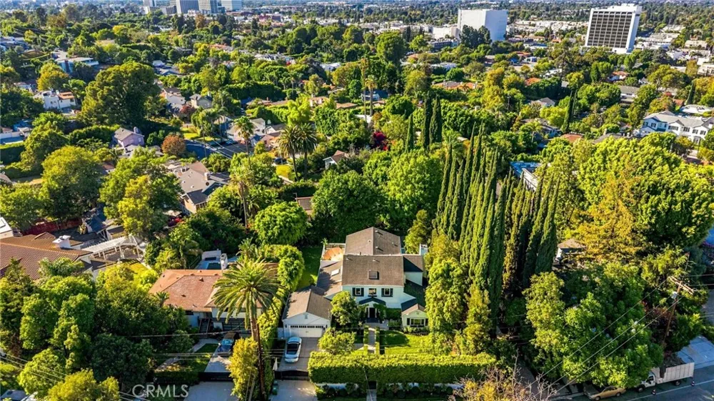 14647 Valley Vista Boulevard Sherman Oaks, CA 91403
