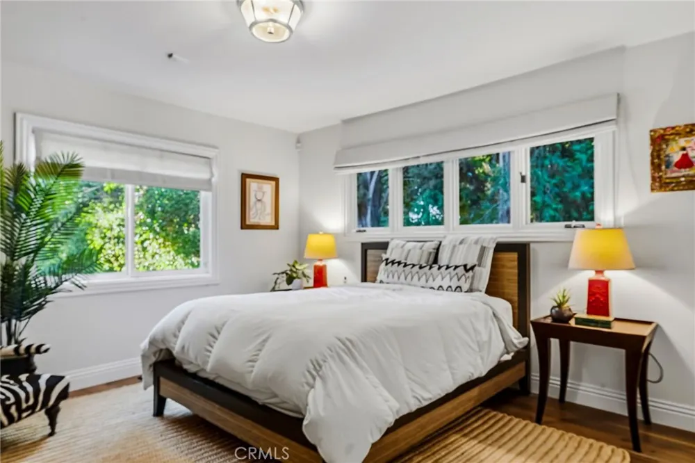 14647 Valley Vista Boulevard Sherman Oaks, CA 91403