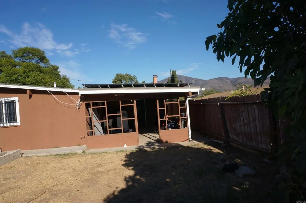 624 San Juhn Street Spring Valley, CA 91977