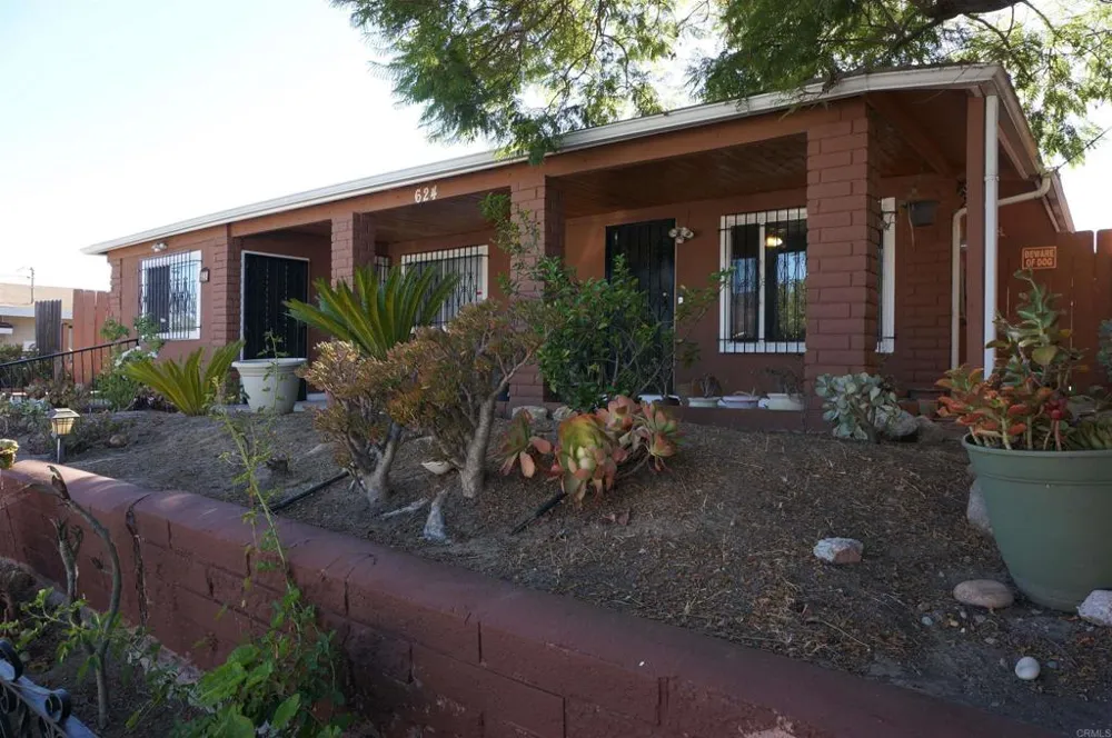 624 San Juhn Street Spring Valley, CA 91977