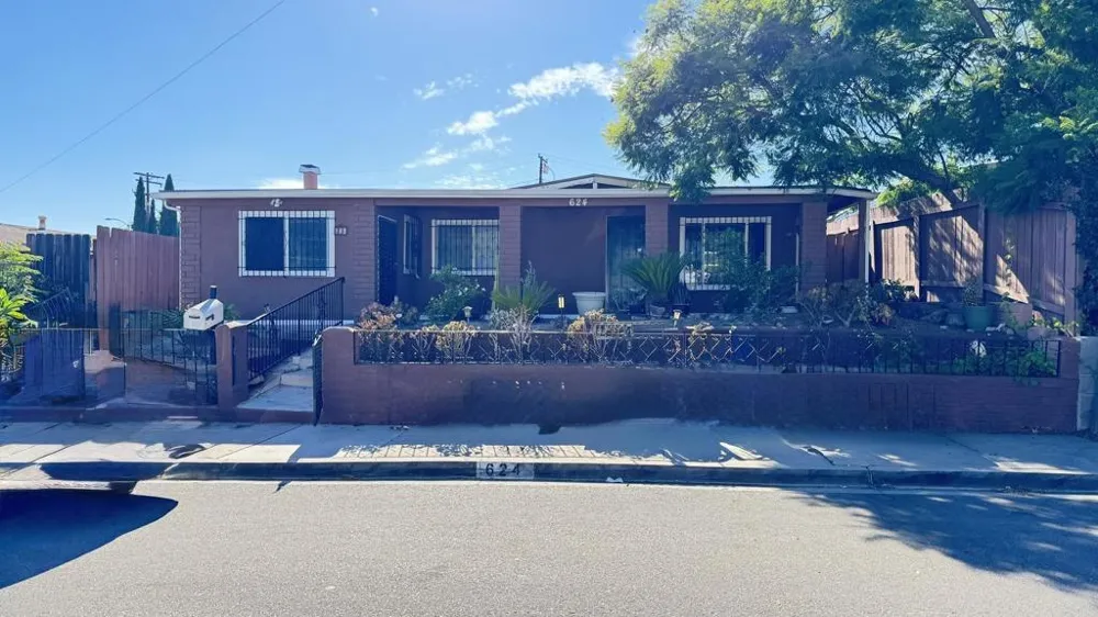 624 San Juhn Street Spring Valley, CA 91977