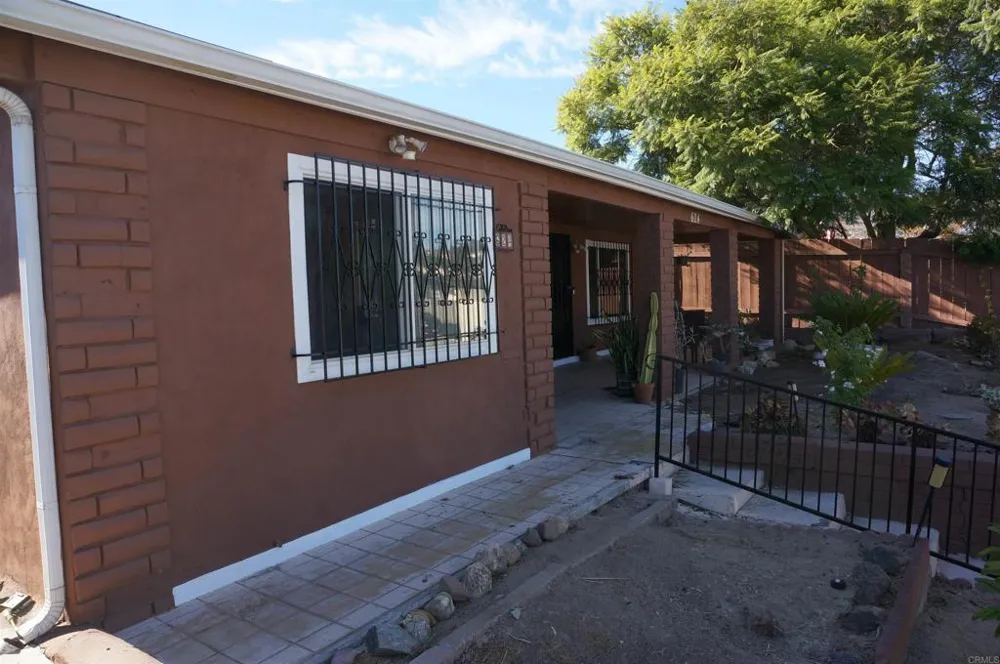 624 San Juhn Street Spring Valley, CA 91977