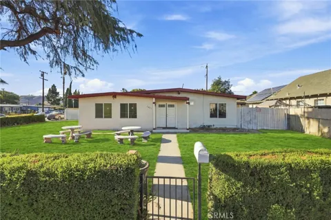 2065 W Orange Grove