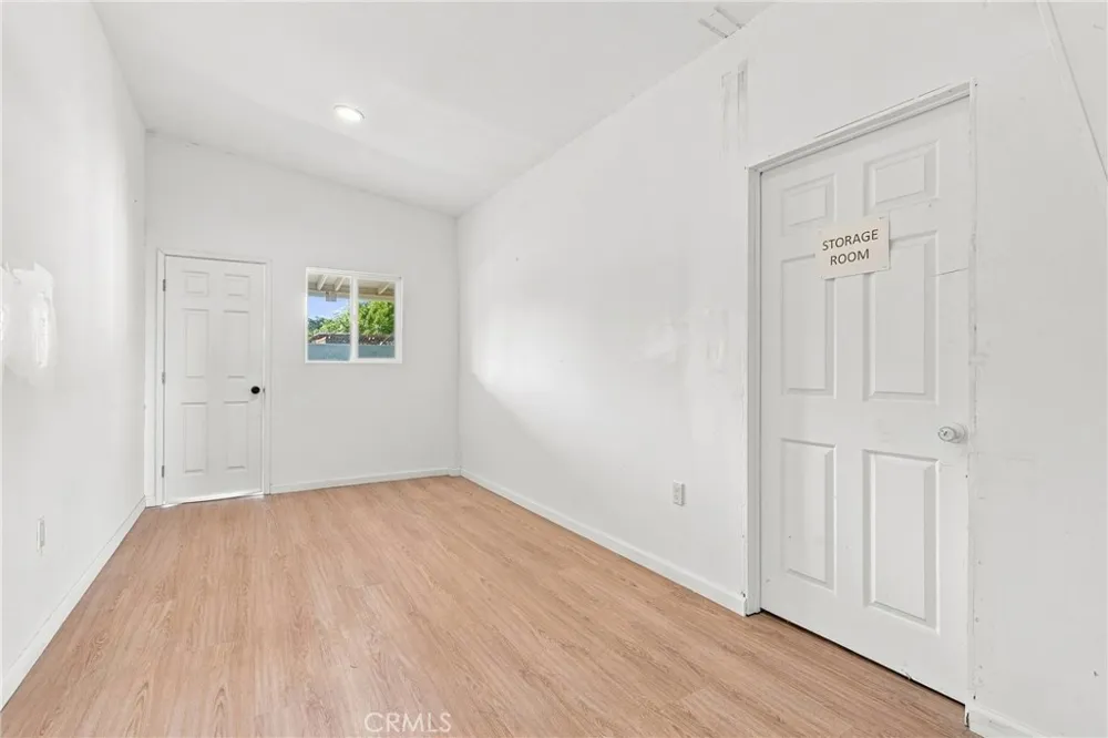 2065 W Orange Grove Pomona, CA 91768