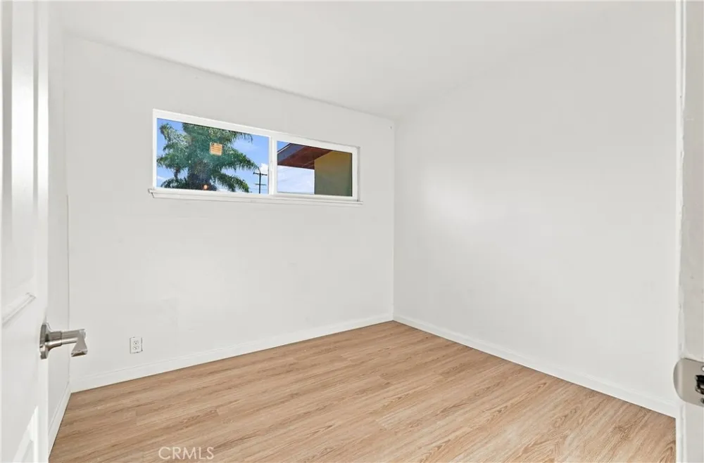 2065 W Orange Grove Pomona, CA 91768