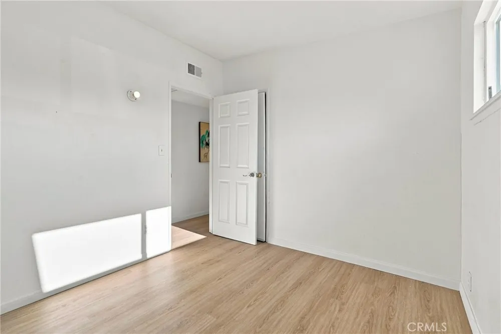 2065 W Orange Grove Pomona, CA 91768