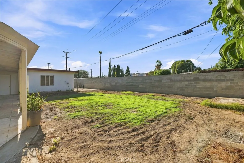 2065 W Orange Grove Pomona, CA 91768