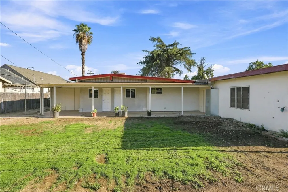 2065 W Orange Grove Pomona, CA 91768