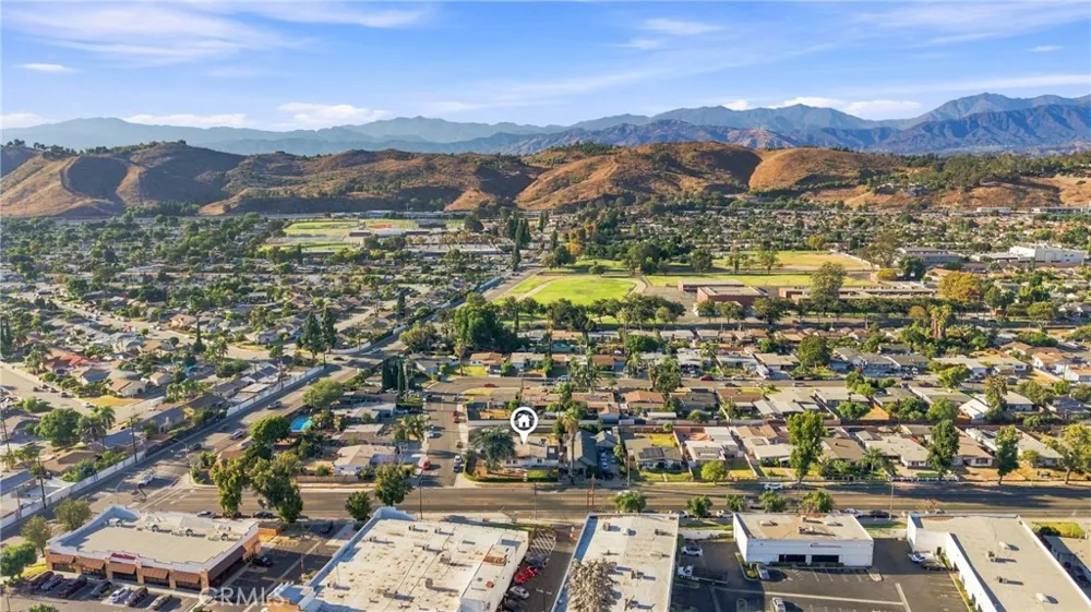 2065 W Orange Grove Pomona, CA 91768