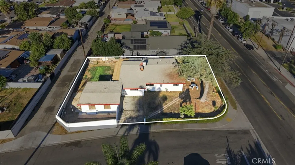 2065 W Orange Grove Pomona, CA 91768