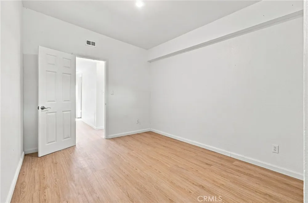 2065 W Orange Grove Pomona, CA 91768