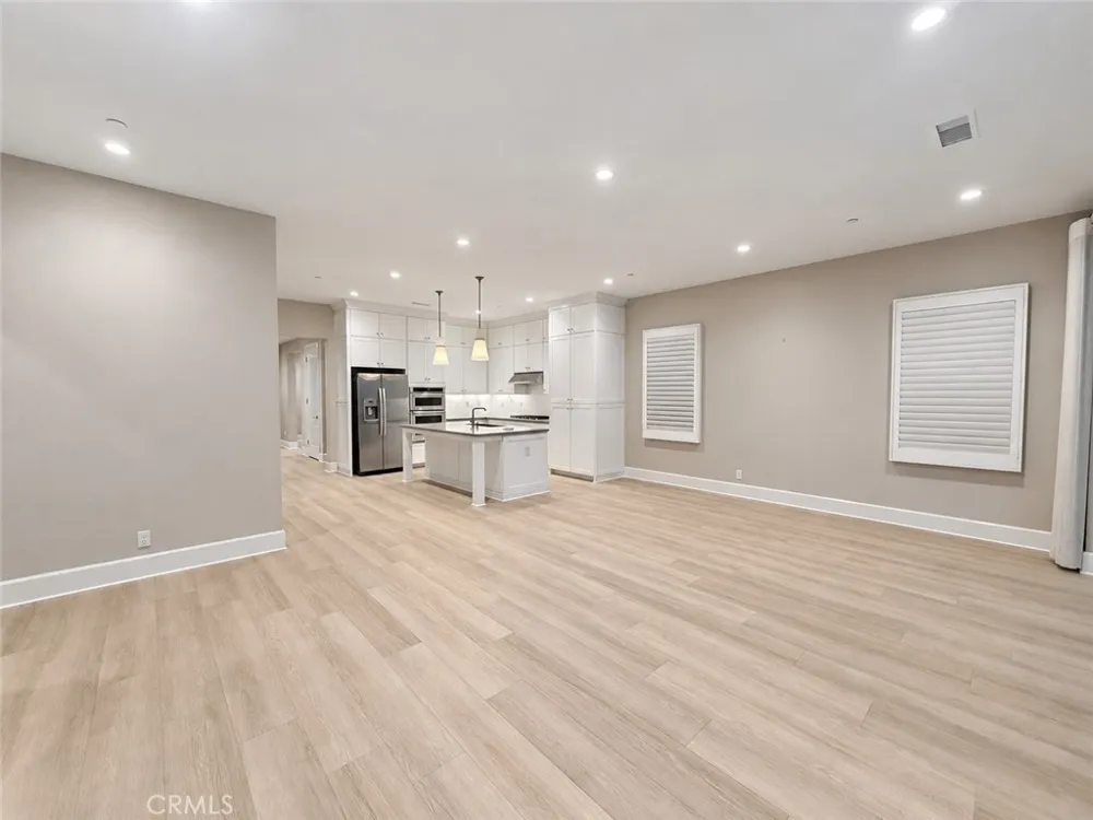 130 Donati Irvine, CA 92602