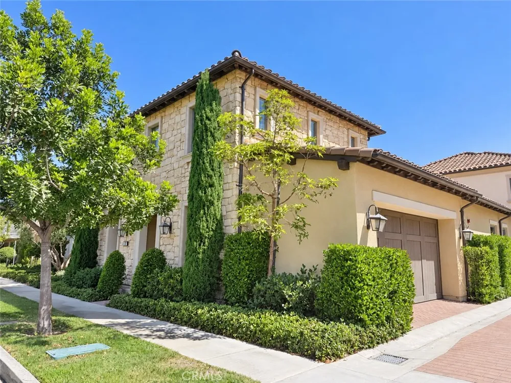 130 Donati Irvine, CA 92602
