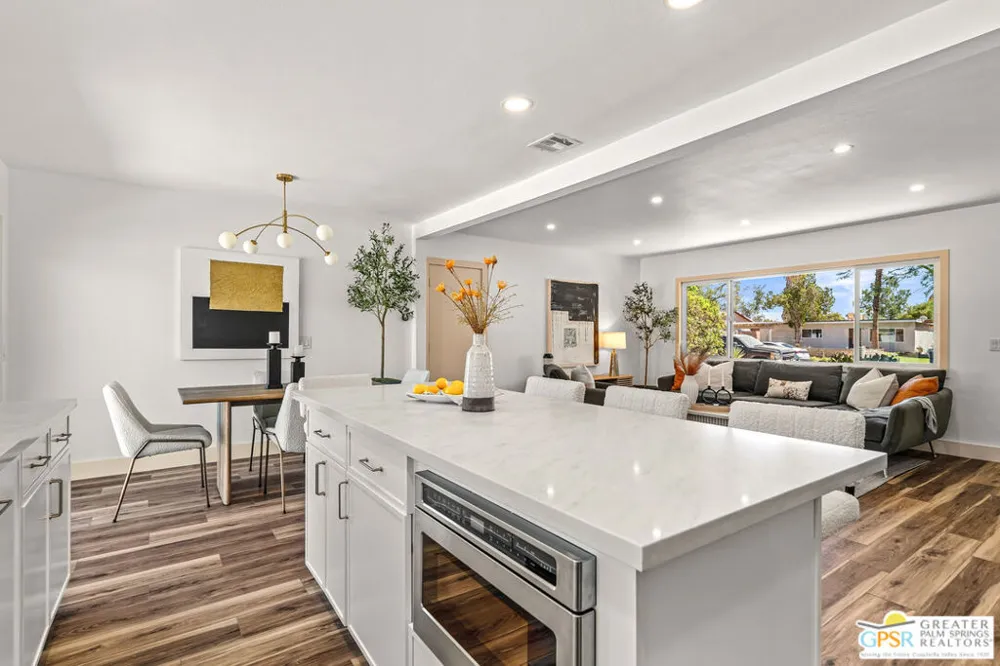 2225 Marguerite Street Palm Springs, CA 92264
