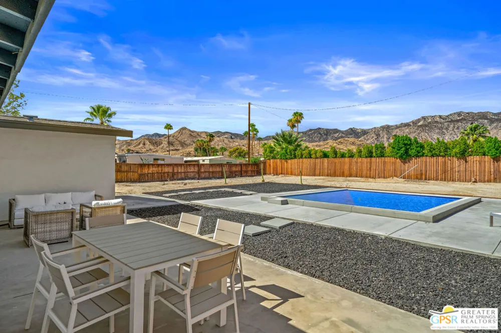 2225 Marguerite Street Palm Springs, CA 92264