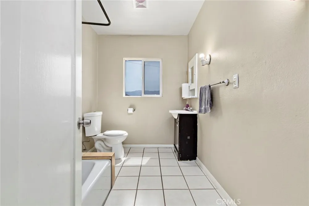 505 Lookout Street Lake Elsinore, CA 92530