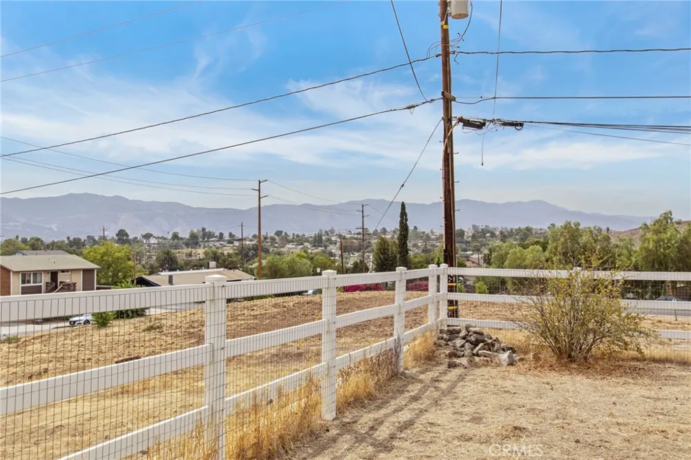 505 Lookout Street Lake Elsinore, CA 92530