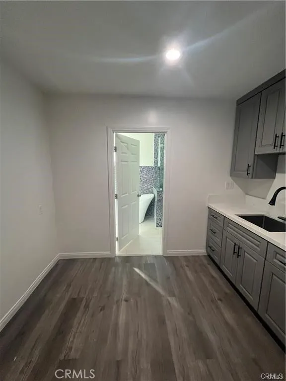 9707 Bandera Los Angeles, CA 90002