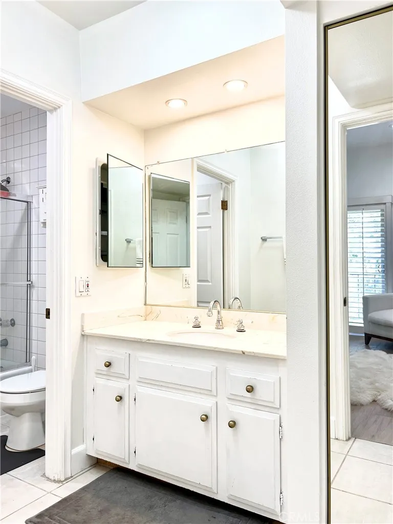 6242 Nita Los Angeles, CA 91367