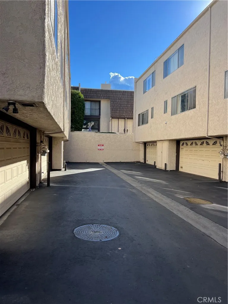 6242 Nita Los Angeles, CA 91367