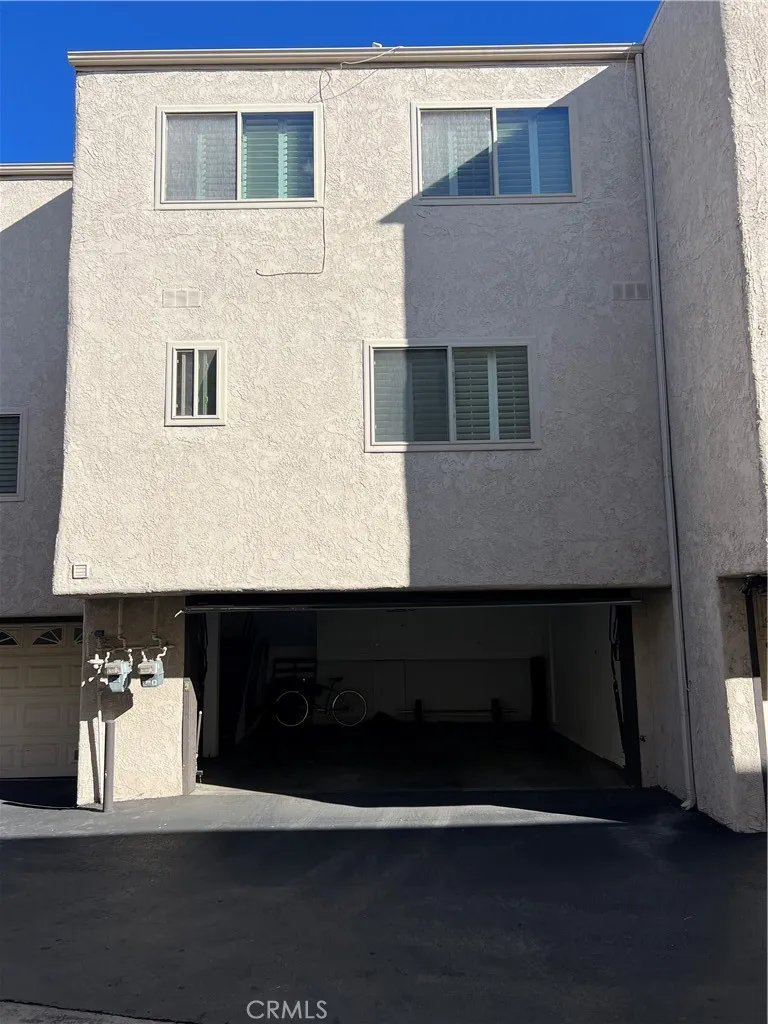 6242 Nita Los Angeles, CA 91367