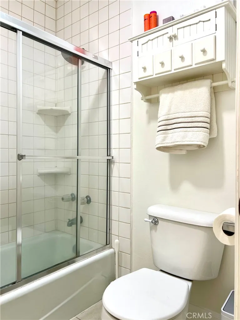 6242 Nita Los Angeles, CA 91367