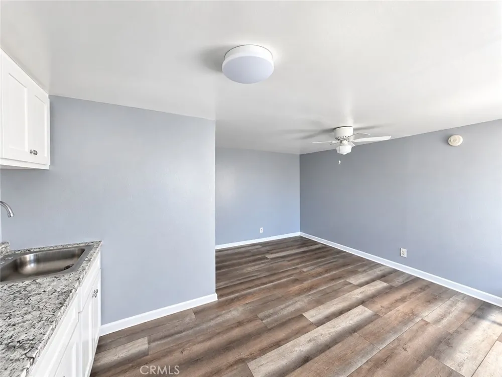 127 W 58th #1/2 Los Angeles, CA 90037