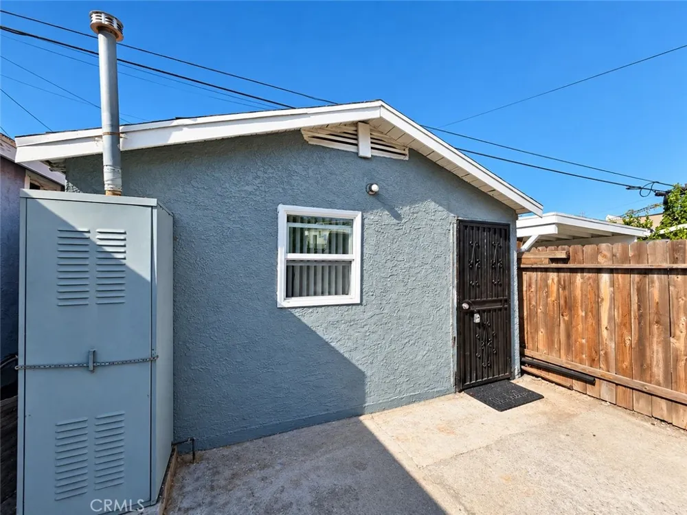 127 W 58th #1/2 Los Angeles, CA 90037