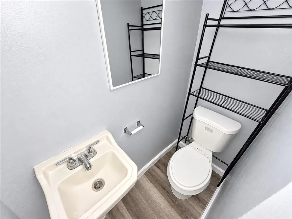 127 W 58th #1/2 Los Angeles, CA 90037