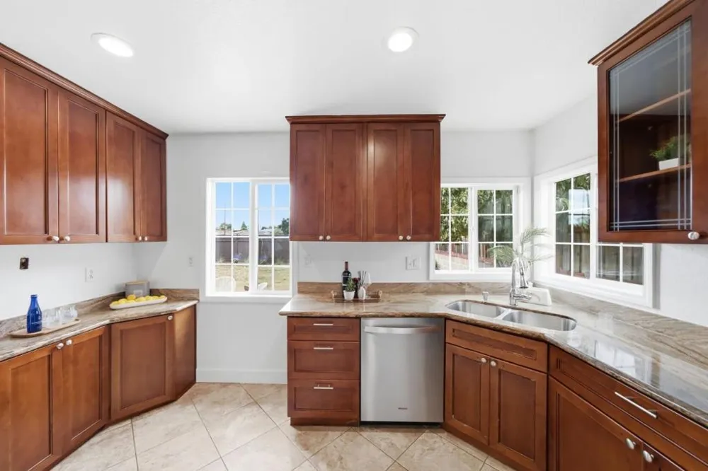 26337 Regal Avenue Hayward, CA 94544