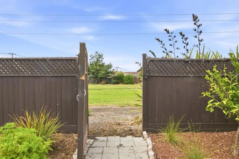 26337 Regal Avenue Hayward, CA 94544