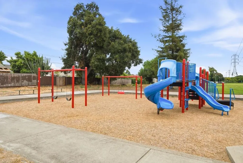26337 Regal Avenue Hayward, CA 94544