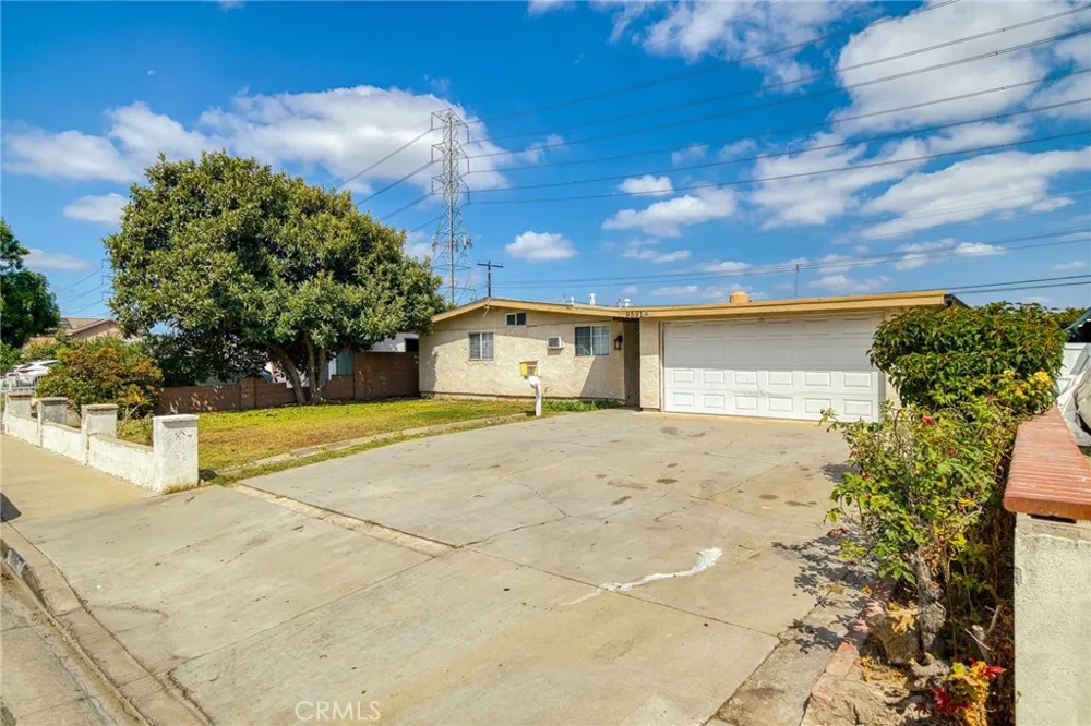 9591 Crestwood Anaheim, CA 92804