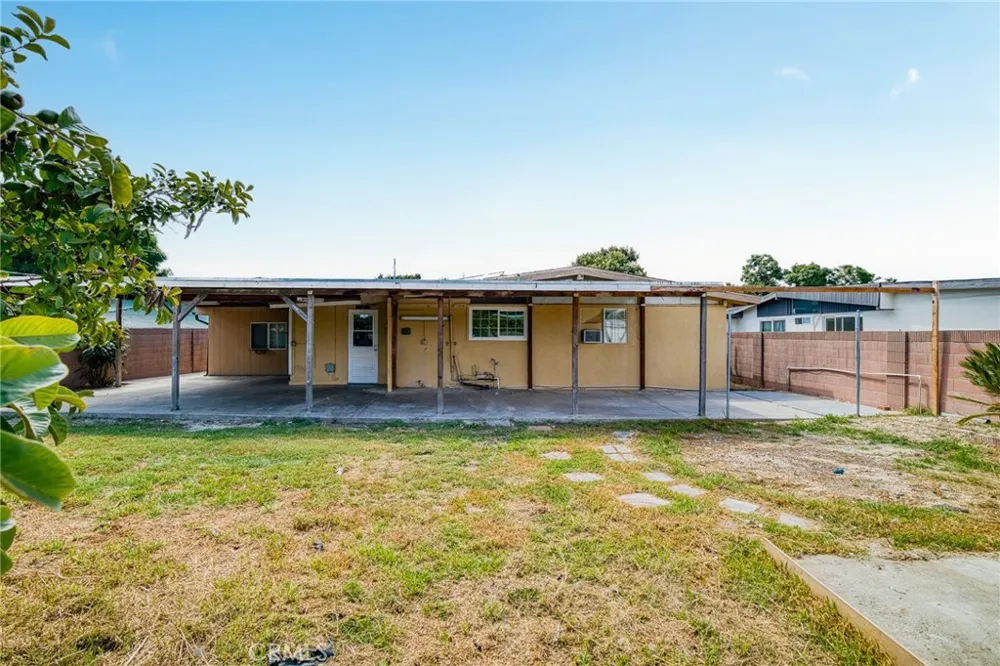 9591 Crestwood Anaheim, CA 92804