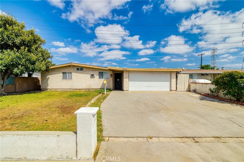 9591 Crestwood Anaheim, CA 92804