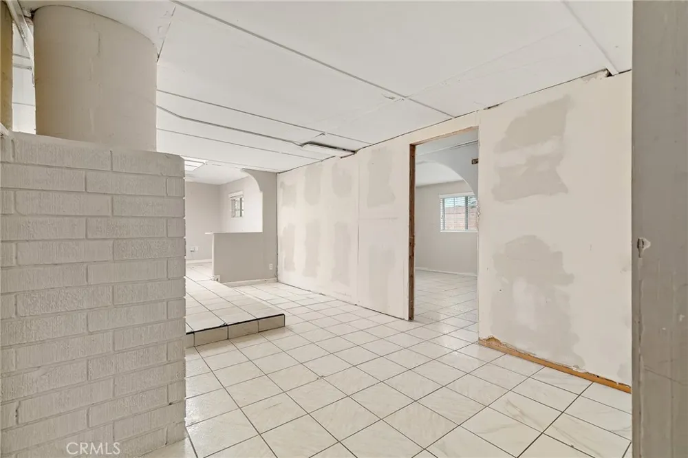 9591 Crestwood Anaheim, CA 92804