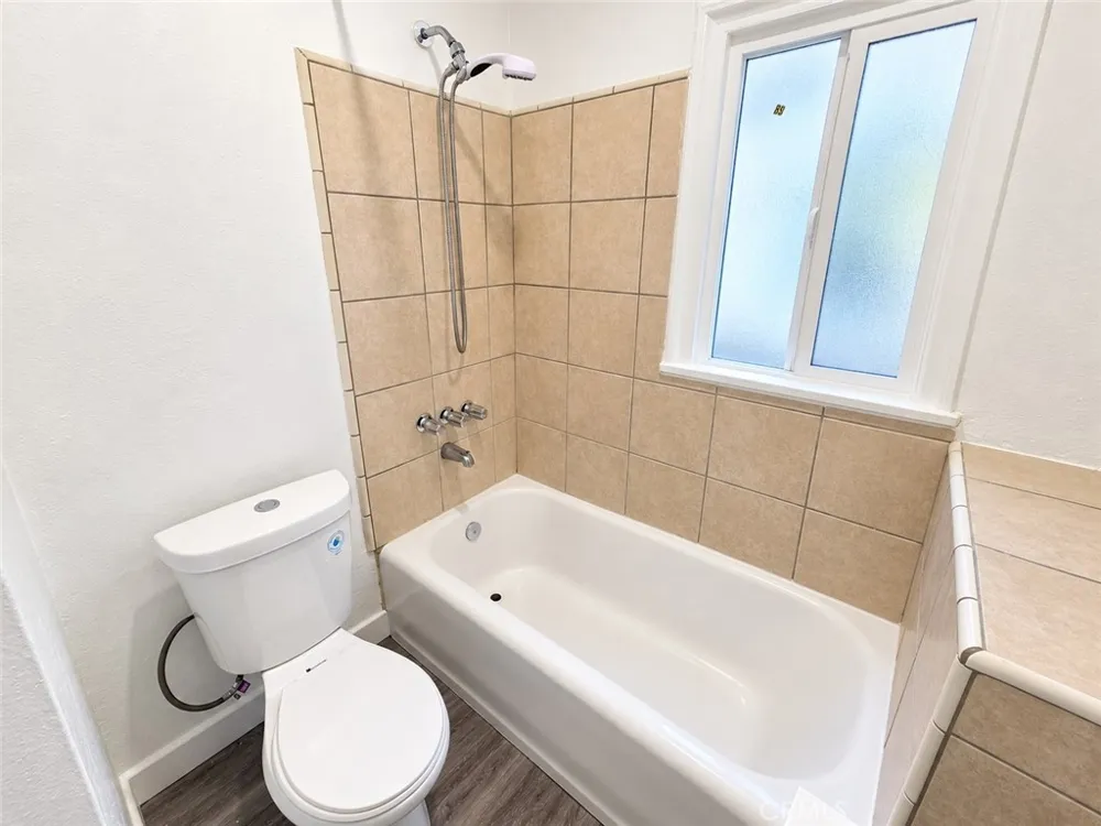 1163 E 46th Los Angeles, CA 90011