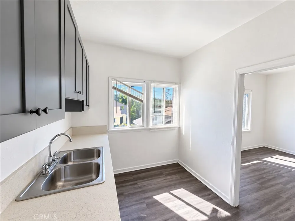 1163 E 46th Los Angeles, CA 90011