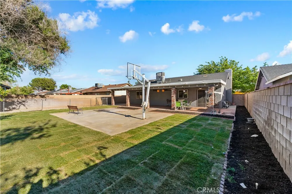 5241 E Avenue R12 Palmdale, CA 93552