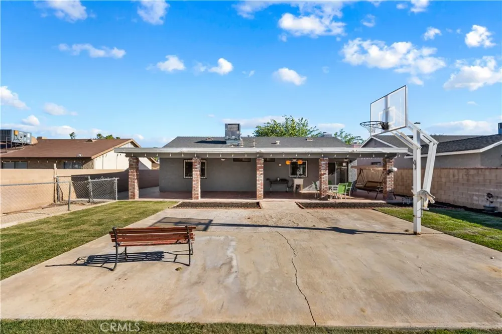 5241 E Avenue R12 Palmdale, CA 93552