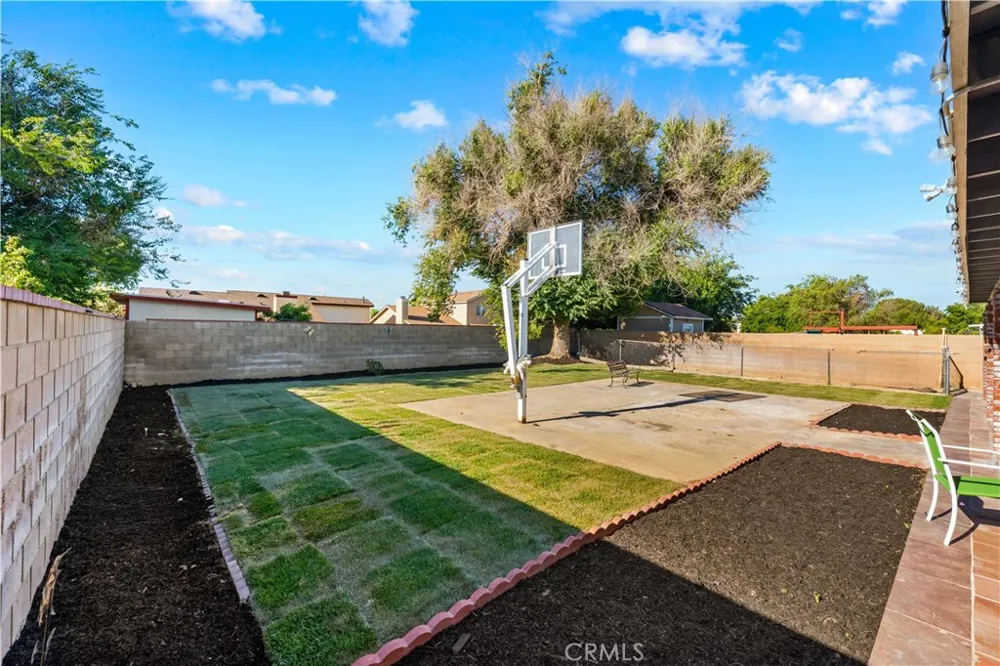 5241 E Avenue R12 Palmdale, CA 93552