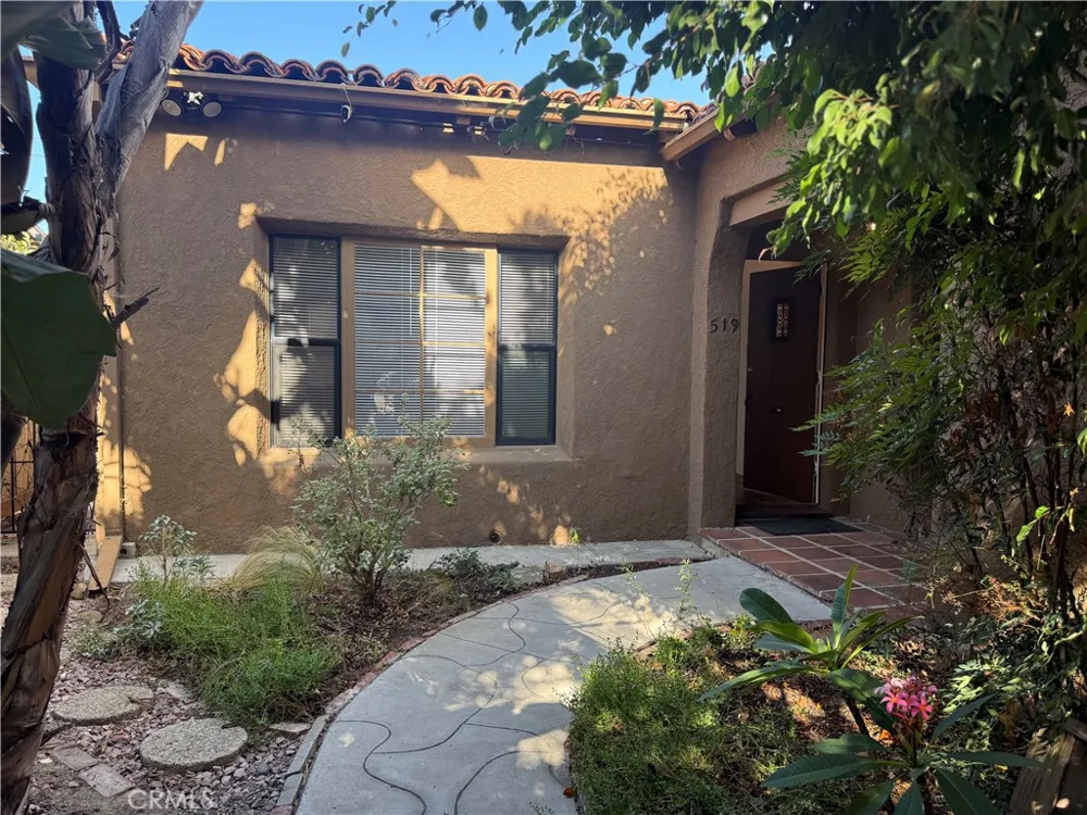 519 Roswell Avenue Long Beach, CA 90814
