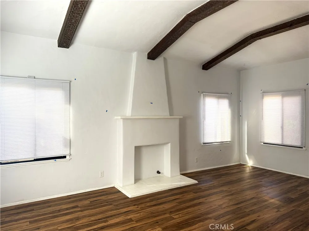 519 Roswell Avenue Long Beach, CA 90814