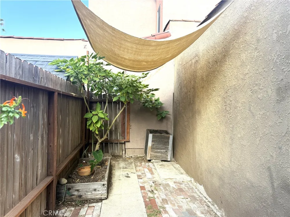 519 Roswell Avenue Long Beach, CA 90814
