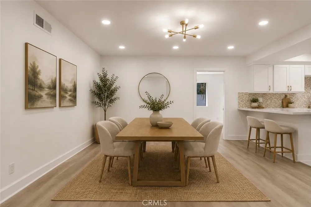 2122 W Chalet Anaheim, CA 92804