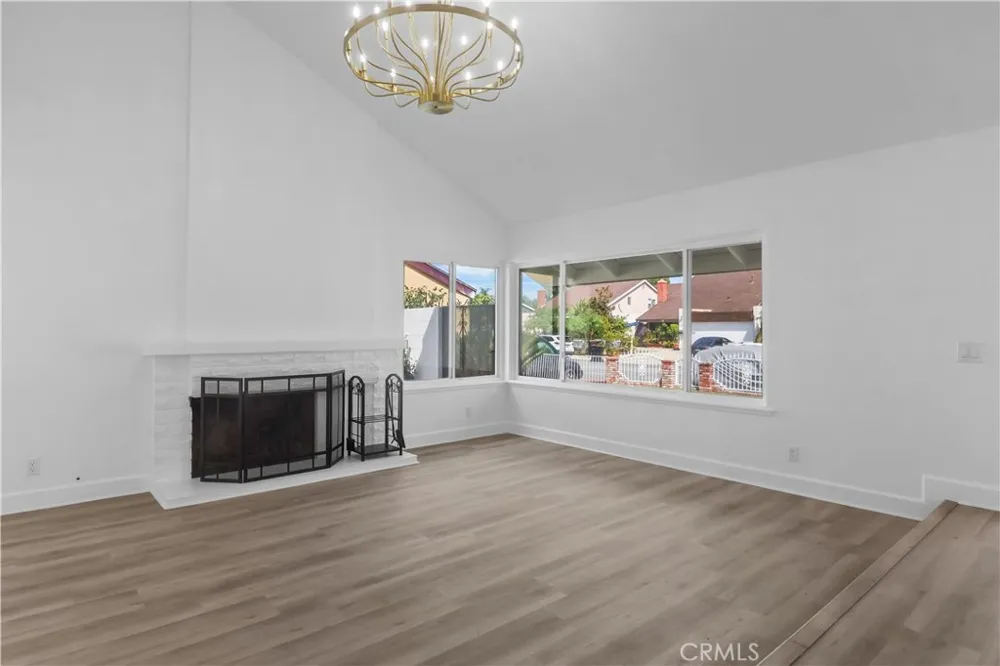 2122 W Chalet Anaheim, CA 92804