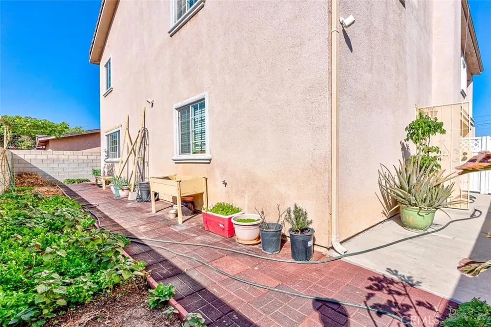 4326 Clara St. Cudahy, CA 90201