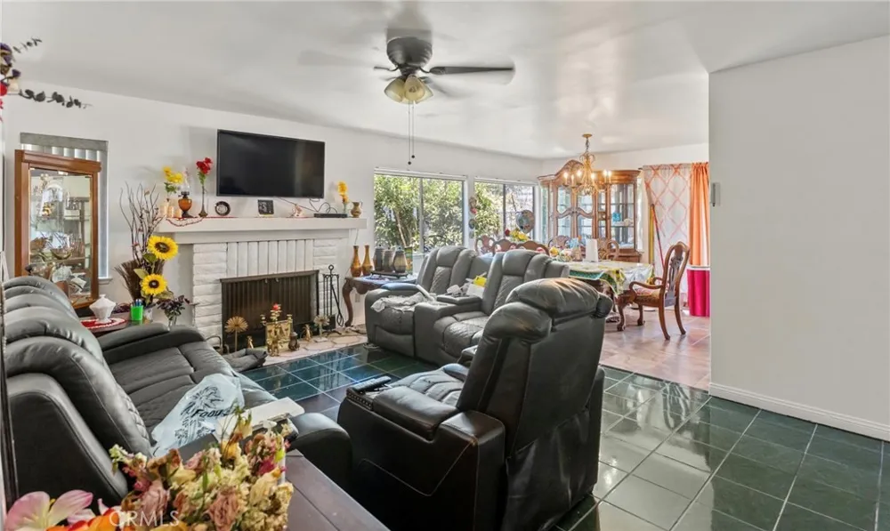 4267 Baggett Riverside, CA 92505