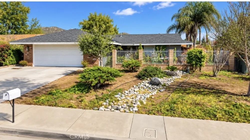 4267 Baggett Riverside, CA 92505